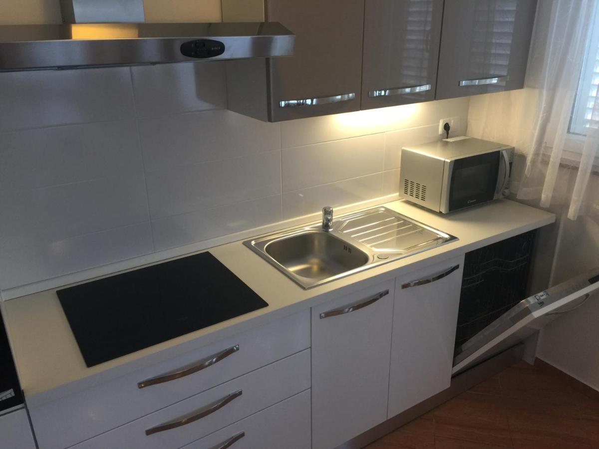 Apartments Piculjan لوبار المظهر الخارجي الصورة
