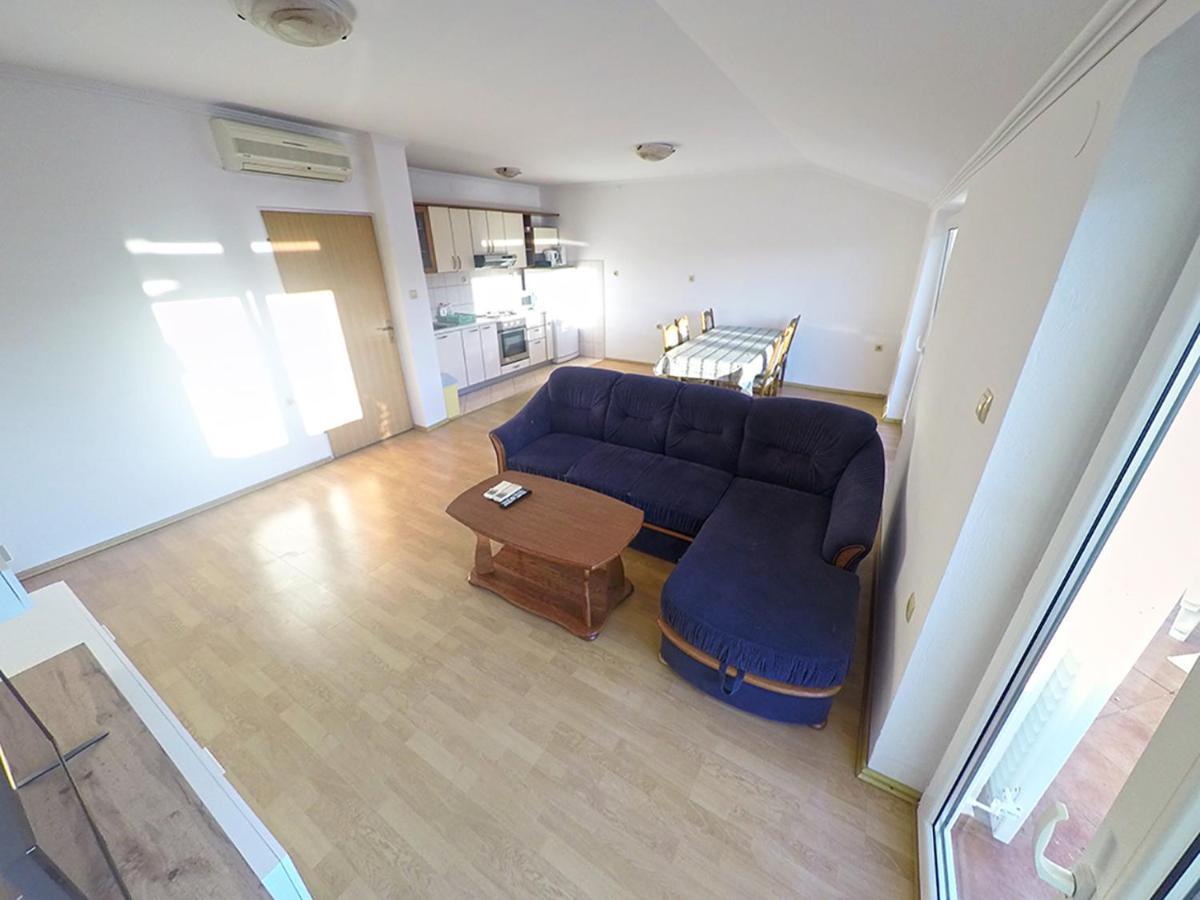 Apartments Piculjan لوبار المظهر الخارجي الصورة
