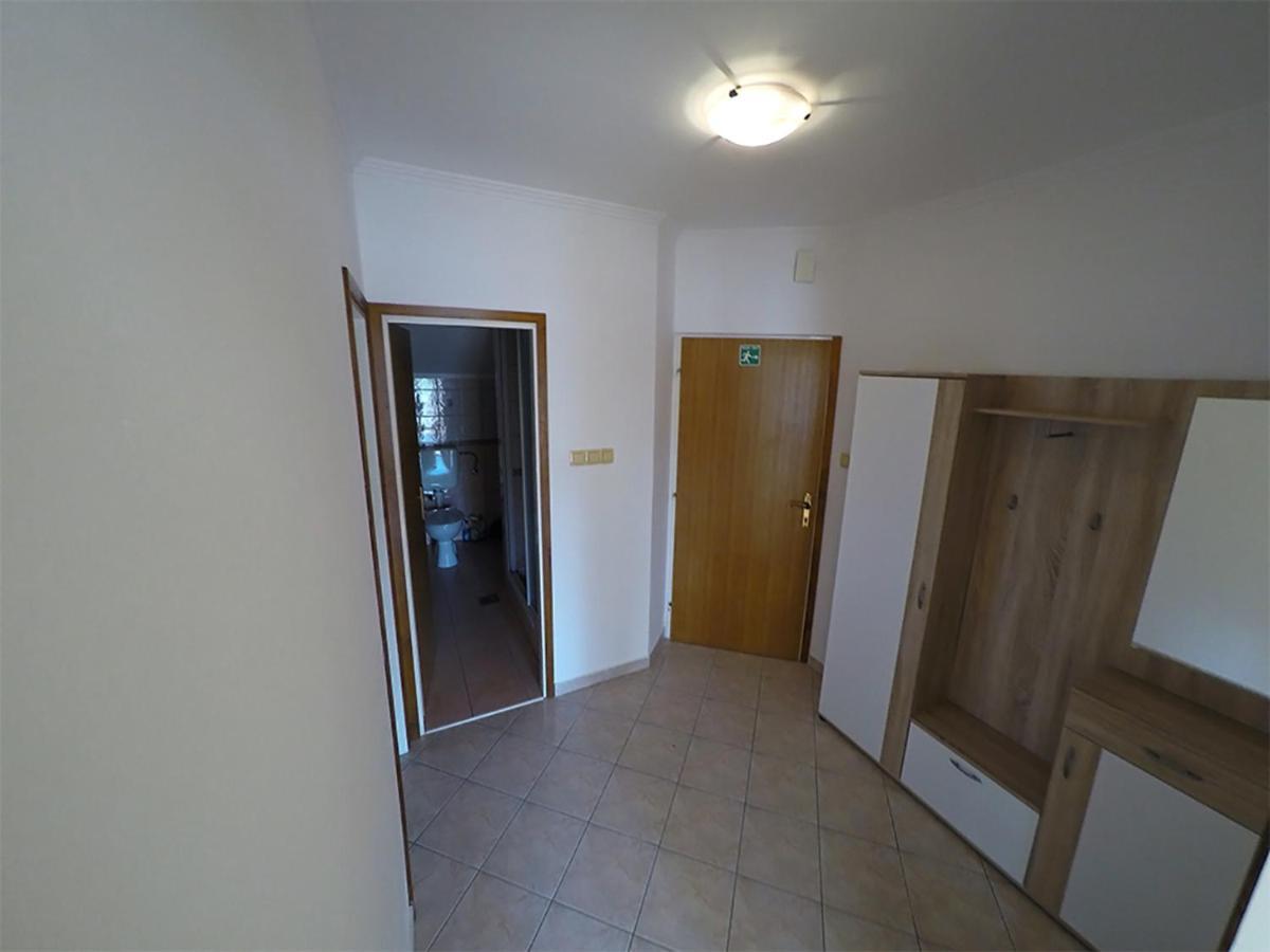 Apartments Piculjan لوبار المظهر الخارجي الصورة