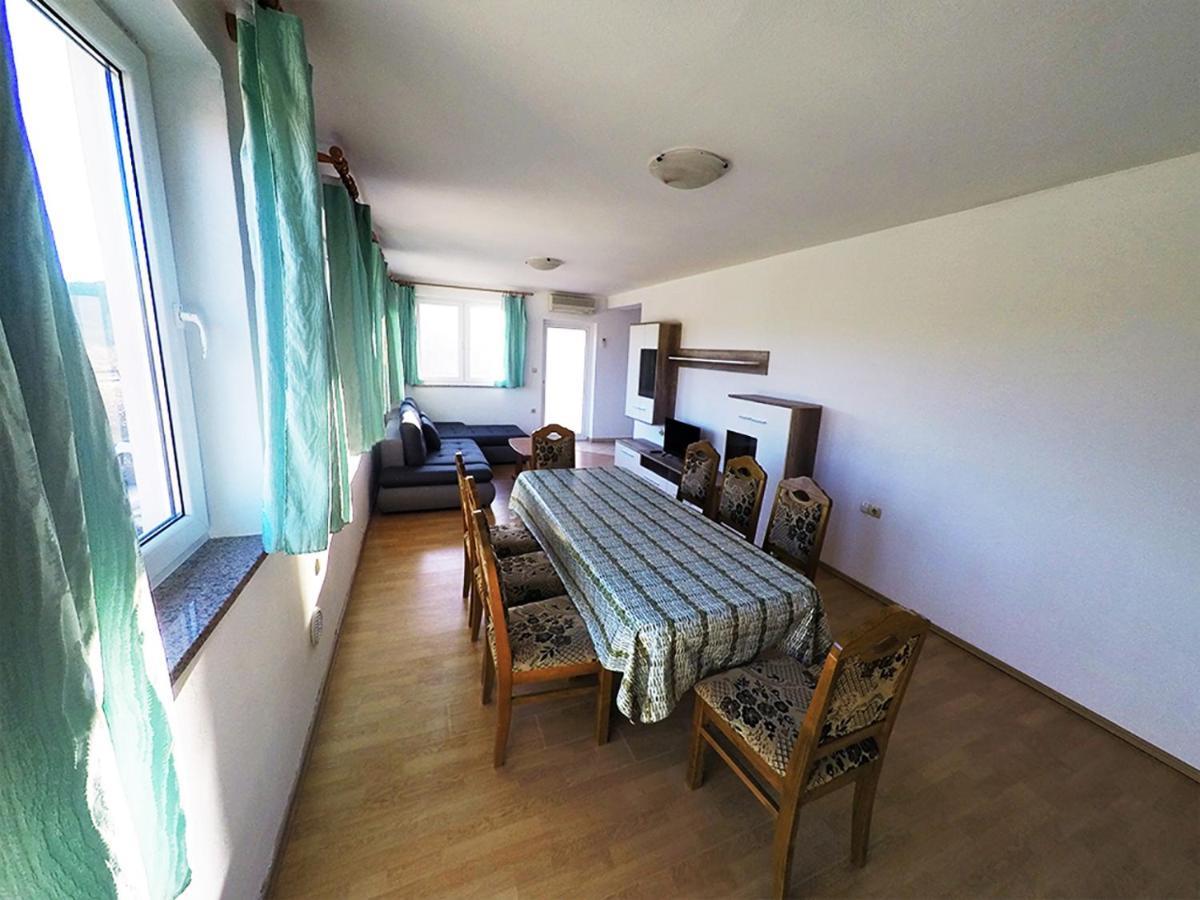 Apartments Piculjan لوبار المظهر الخارجي الصورة