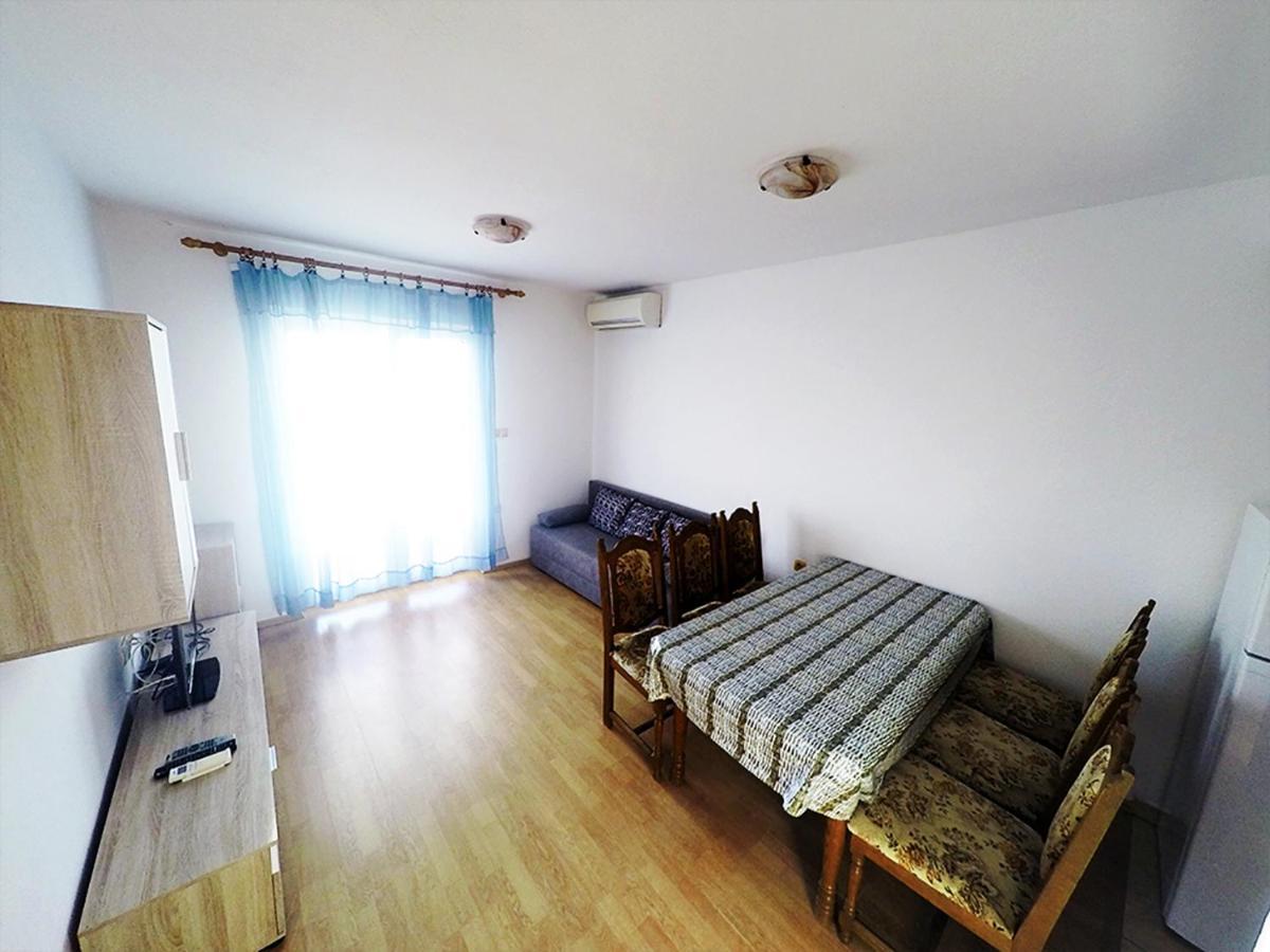 Apartments Piculjan لوبار المظهر الخارجي الصورة