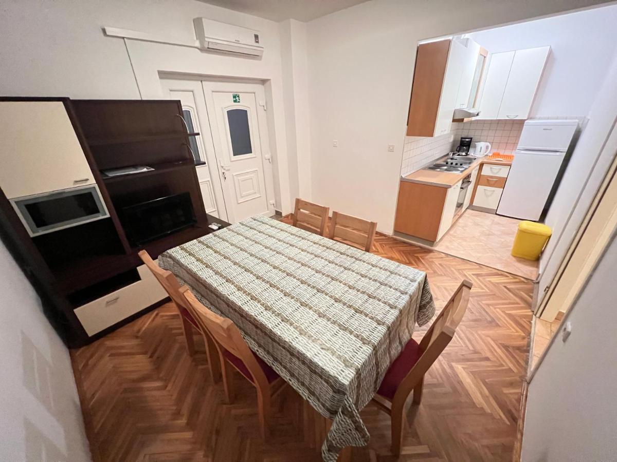 Apartments Piculjan لوبار المظهر الخارجي الصورة