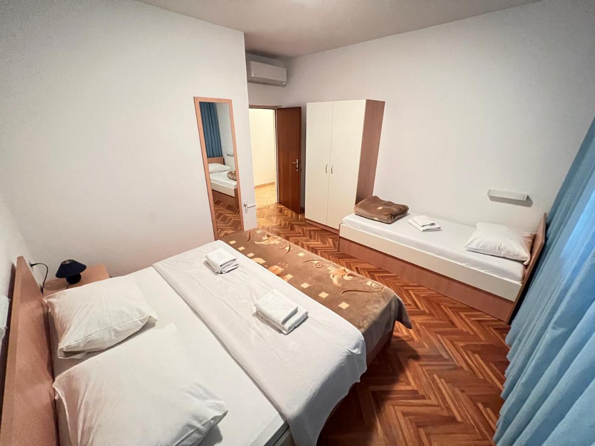 Apartments Piculjan لوبار المظهر الخارجي الصورة