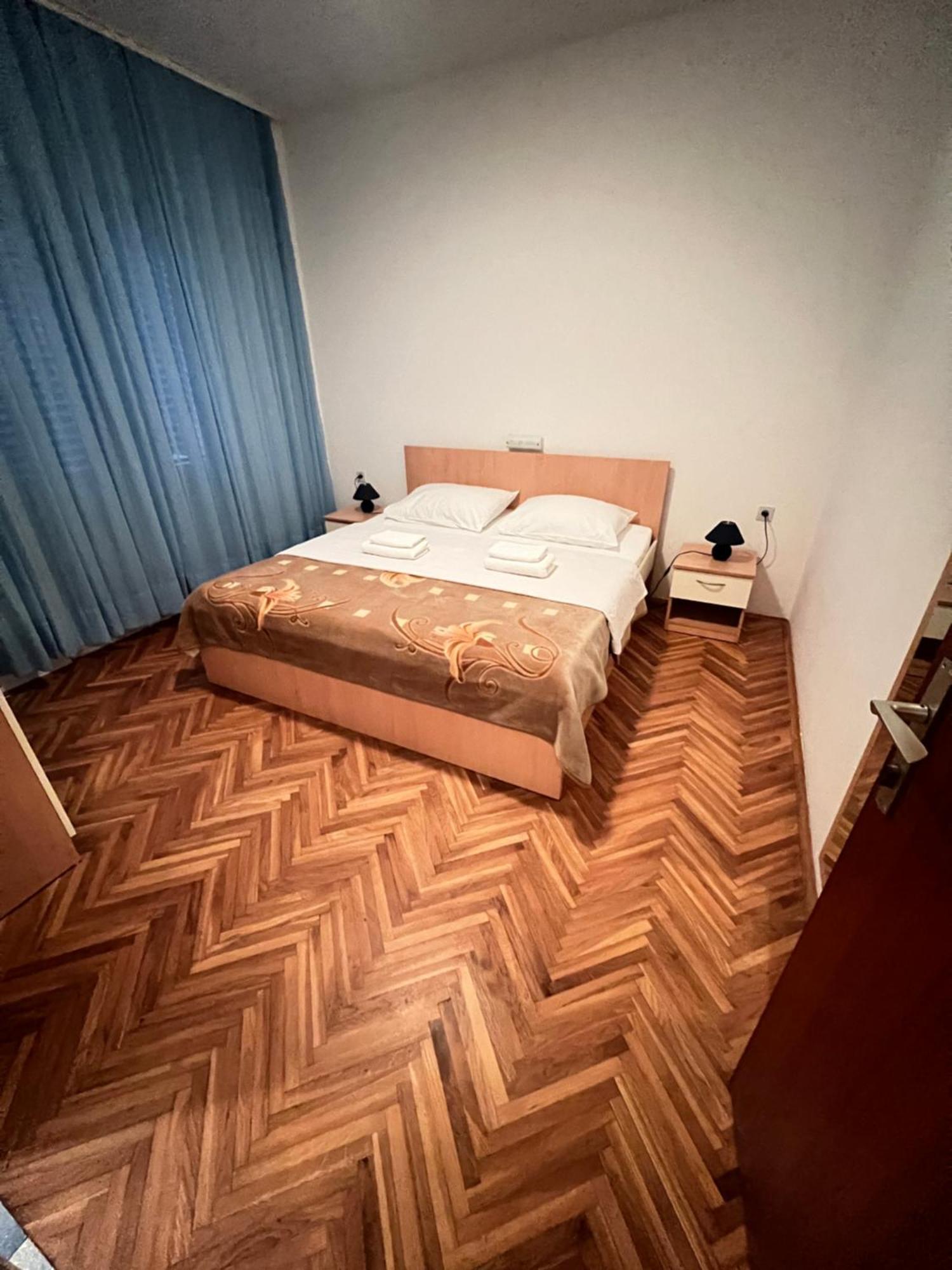 Apartments Piculjan لوبار المظهر الخارجي الصورة