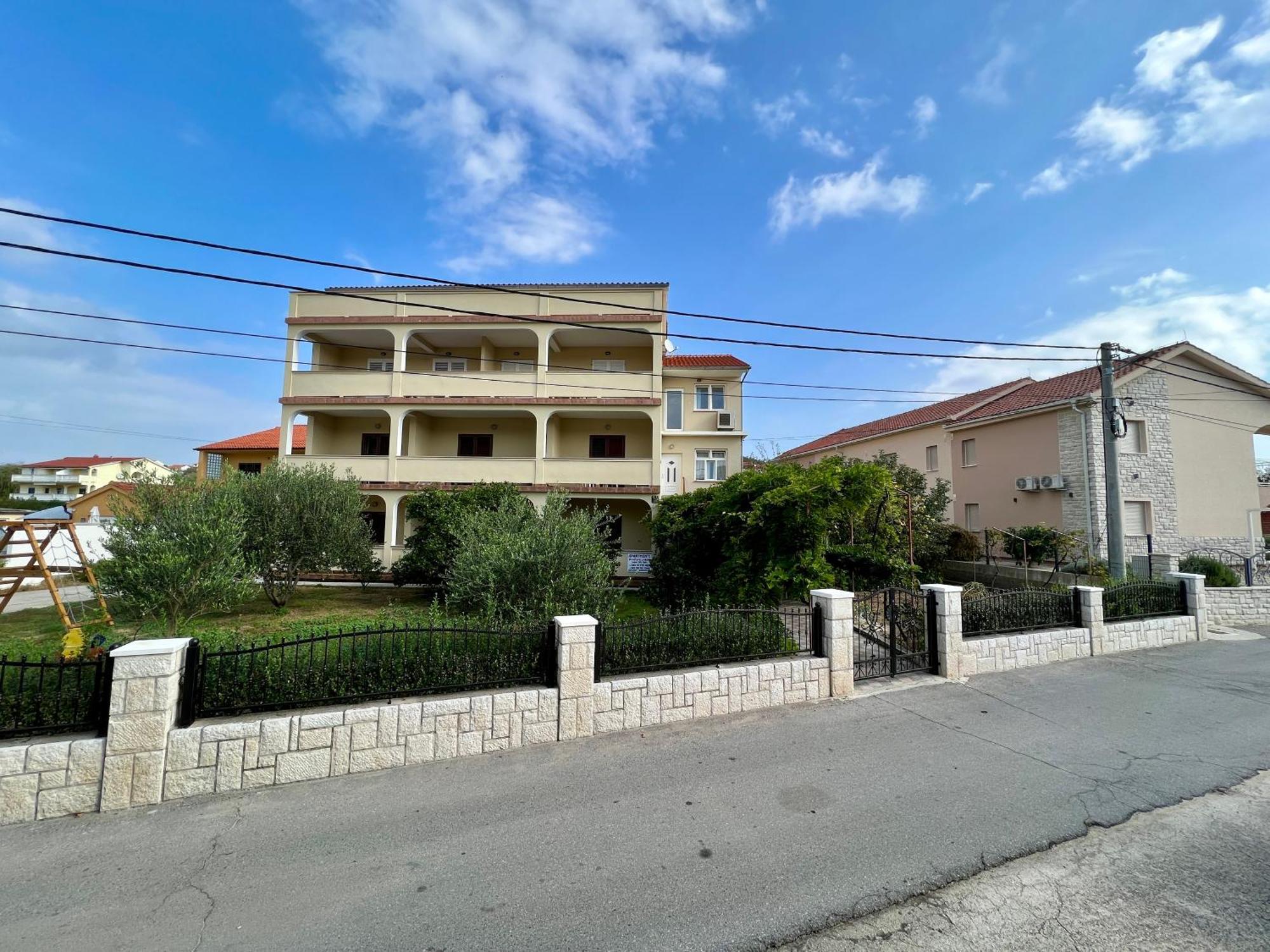 Apartments Piculjan لوبار المظهر الخارجي الصورة