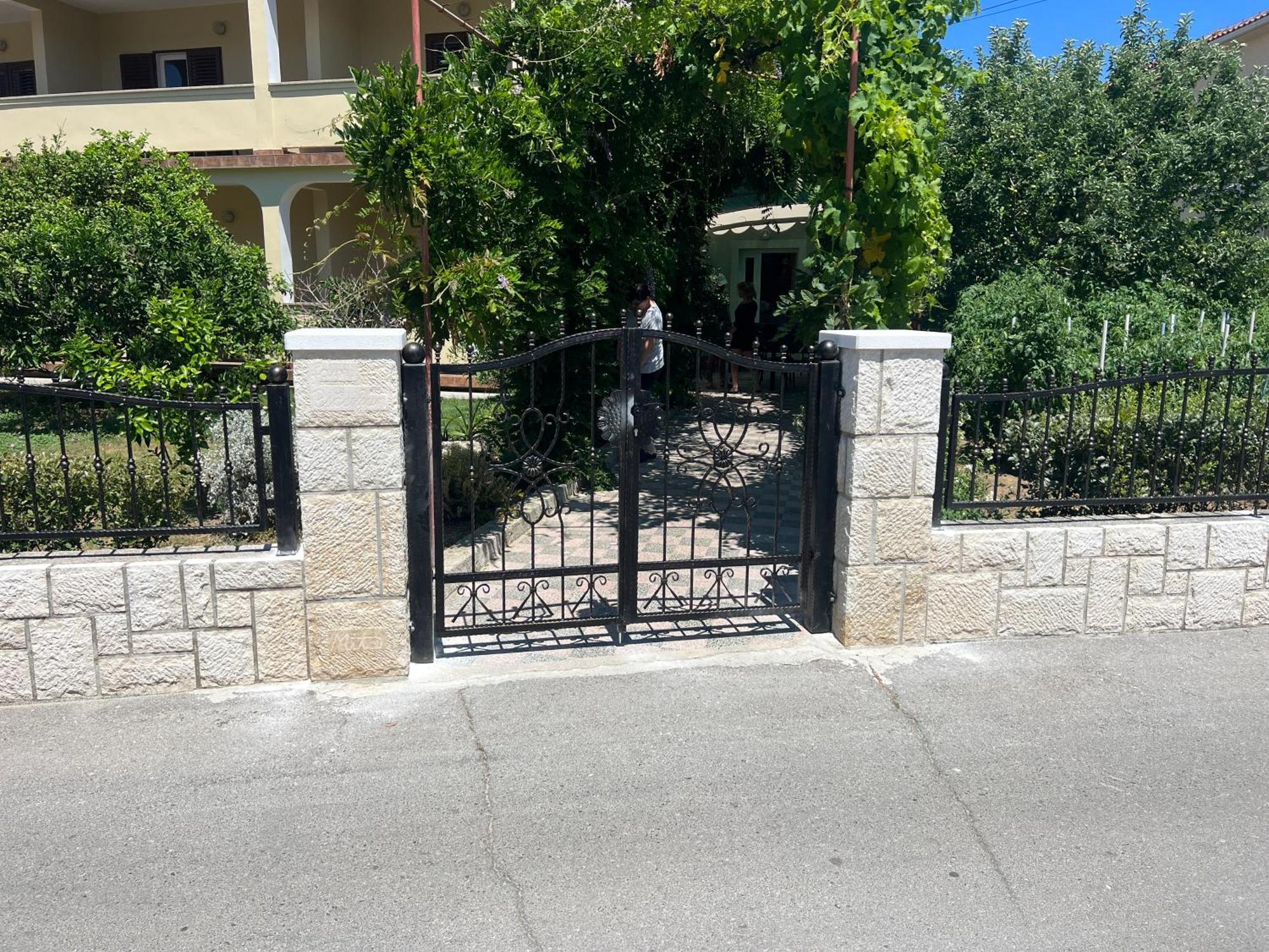 Apartments Piculjan لوبار المظهر الخارجي الصورة
