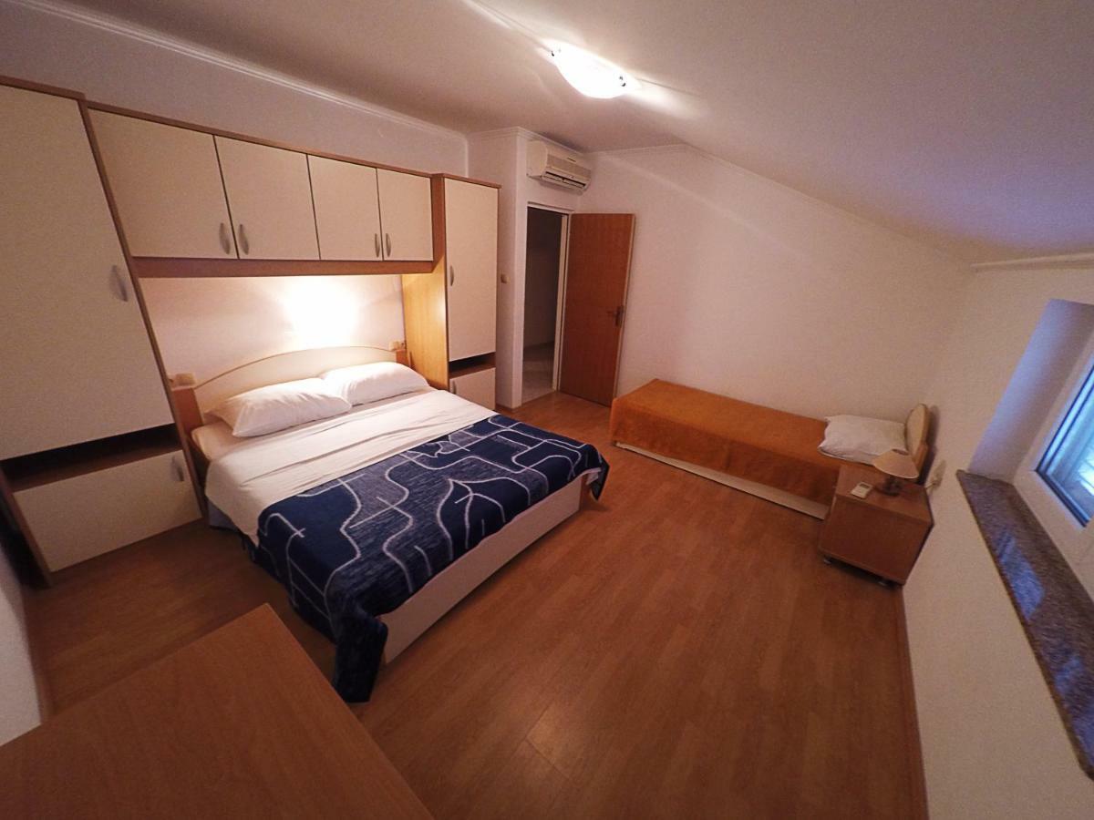 Apartments Piculjan لوبار المظهر الخارجي الصورة