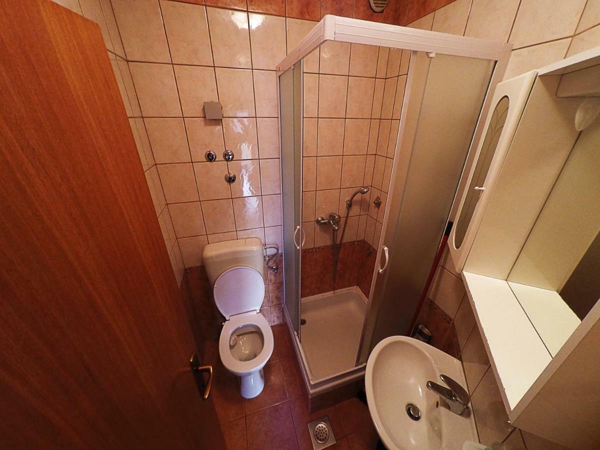 Apartments Piculjan لوبار المظهر الخارجي الصورة