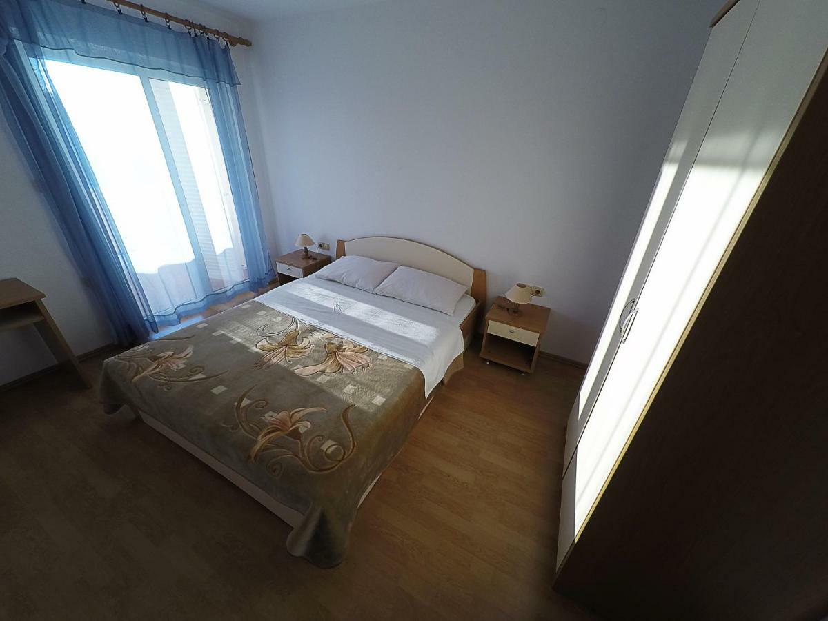 Apartments Piculjan لوبار المظهر الخارجي الصورة