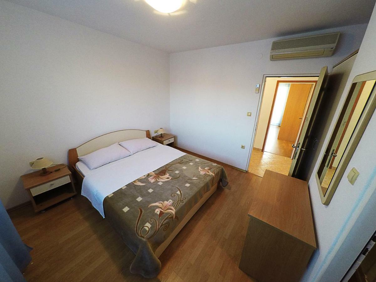 Apartments Piculjan لوبار المظهر الخارجي الصورة